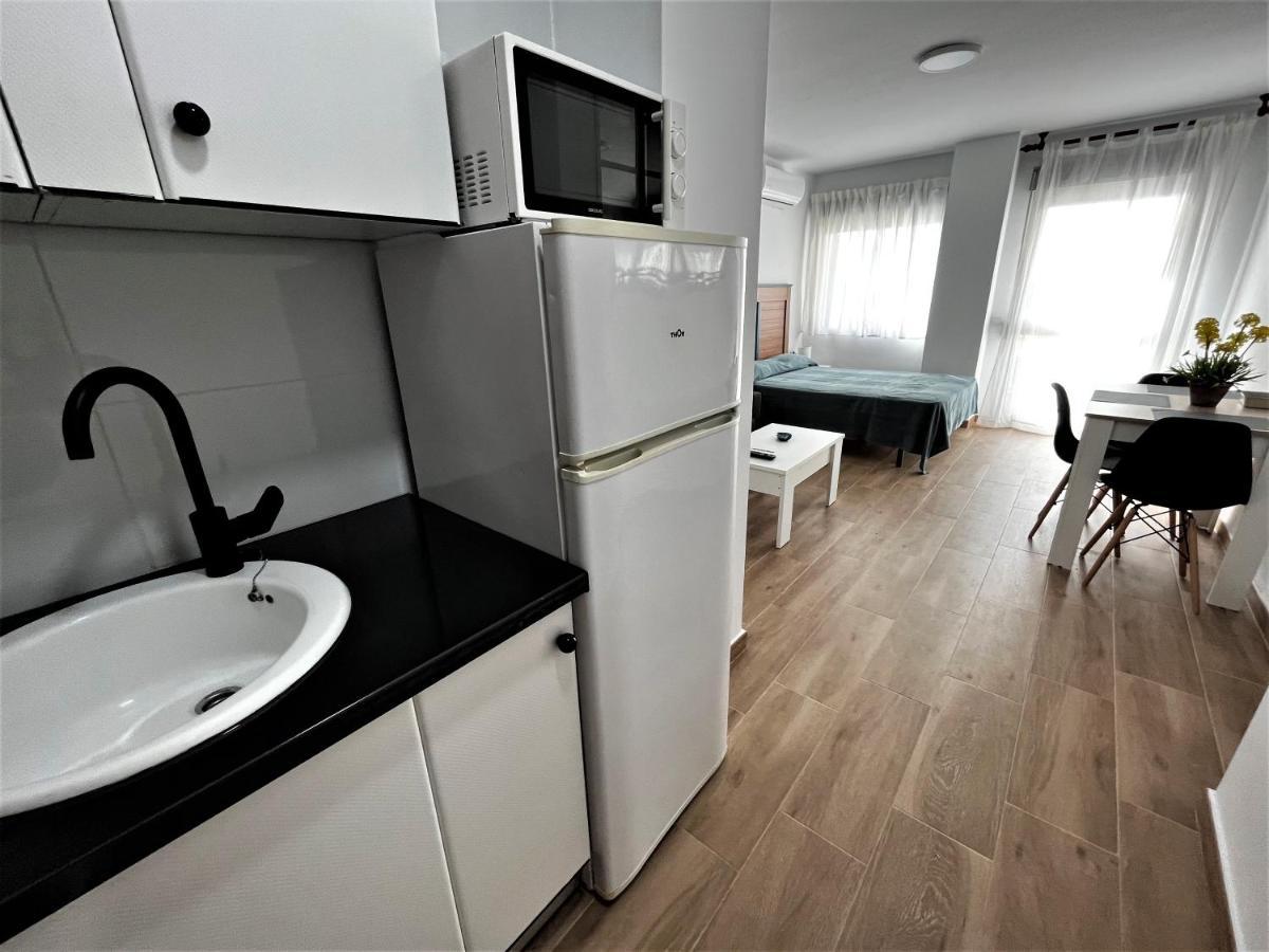 Ver7 - Estudio, Wifi, Fire Stick Amazon, Terraza, Vistas Al Mar, Piscina Torremolinos Exterior photo